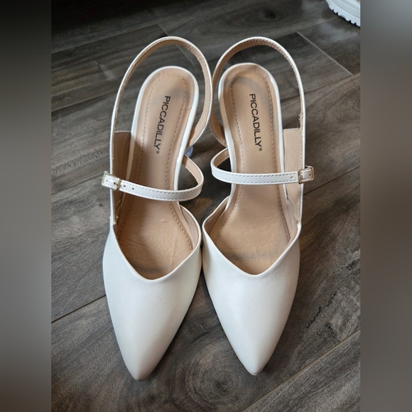 🌈 2 For $48 🌈 White Picadilly Kitten Heels W8 - Picture 2 of 3